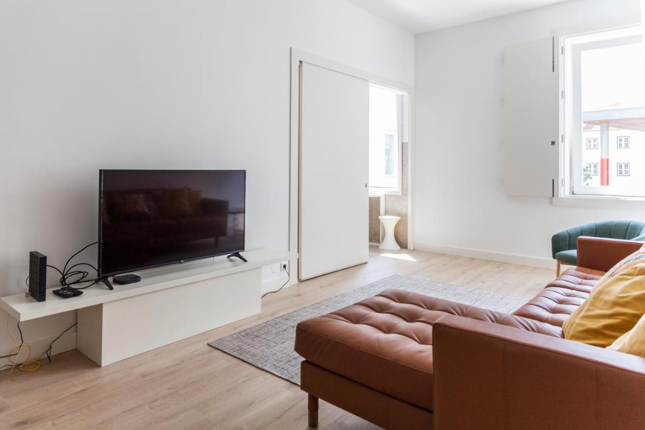 Classy 2Bdr Apartment In Downtown By Lovelystay リスボン エクステリア 写真